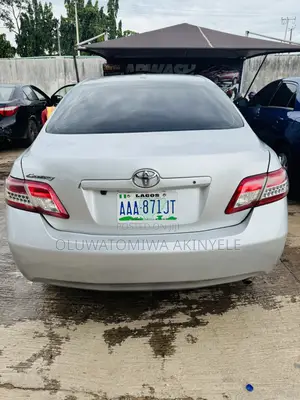 Toyota Camry 2010 Silver