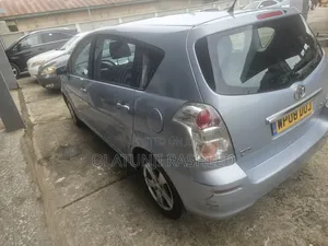 Toyota Verso 1.6 2009 Blue