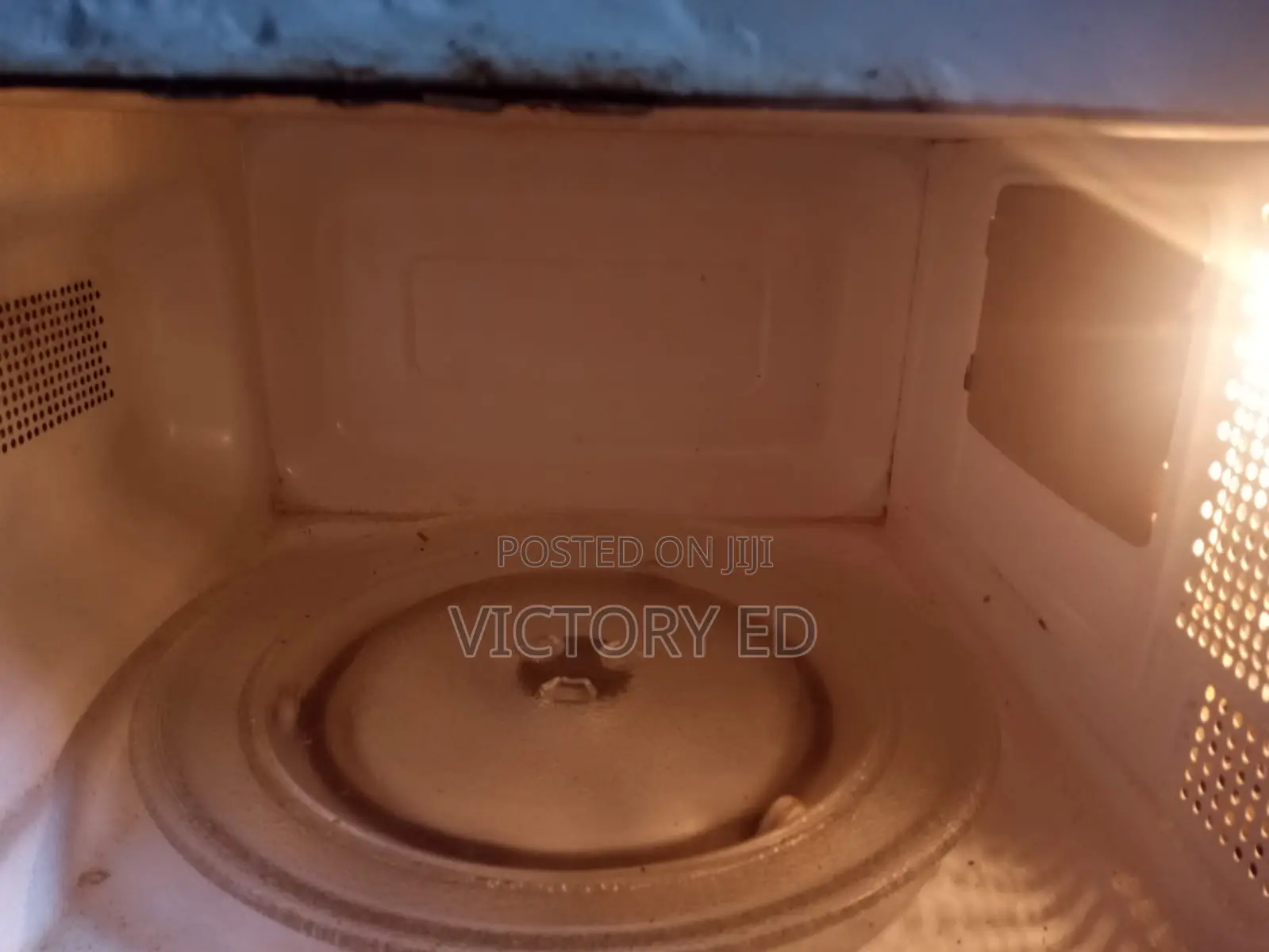 Hisense Microwave Oven 20litres