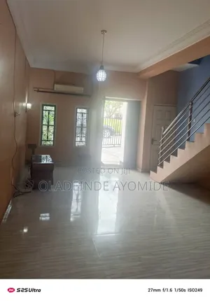 3bdrm Duplex in Amity Estate, Abijo for rent