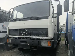 Mercedes Benz 1999 White