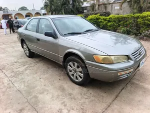 Toyota Camry Automatic 1998 Gray