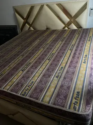 For Sale: 6x6 Mattress (5 Months Used)