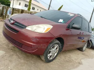 Toyota Sienna LE AWD 2005 Red