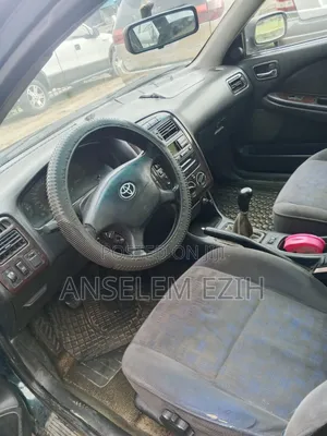 Toyota Avensis 2004 Blue