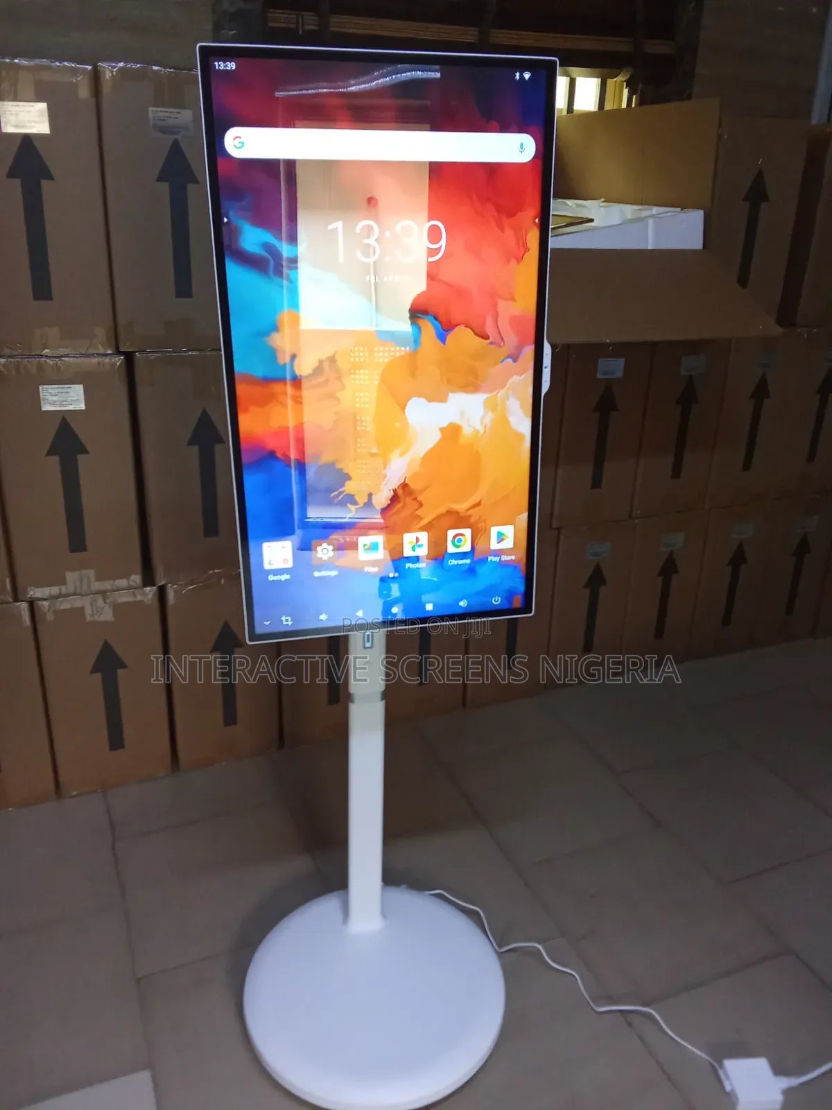 32 Inches Rotating Touchscreen