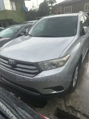 Toyota Highlander Limited 3.5l 4WD 2013 Silver