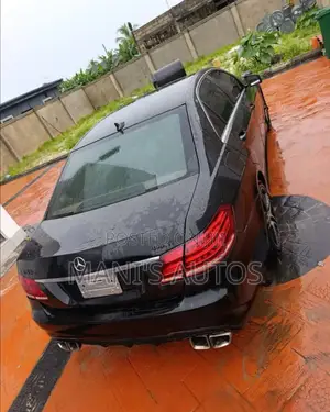 Mercedes-Benz E350 2011 Black