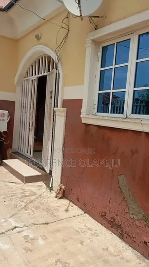4bdrm Block of Flats in Zone A, Akala Express for sale
