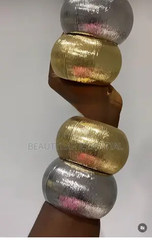 Ladies Bangle