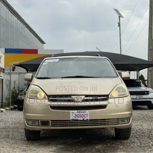 Toyota Sienna XLE Limited 2005 Gold