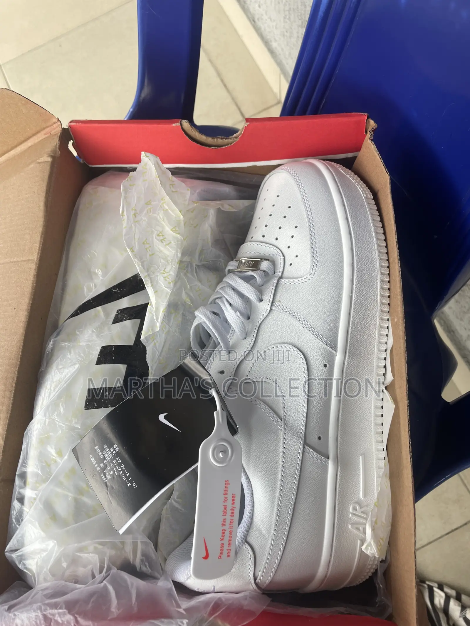 White Nike Air Force 1 Sneaker