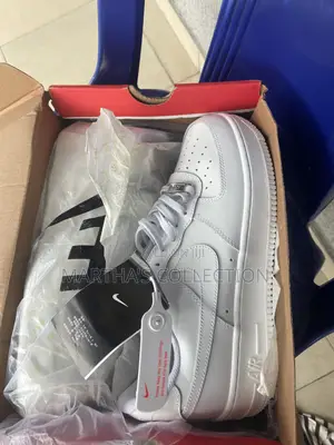 White Nike Air Force 1 Sneaker