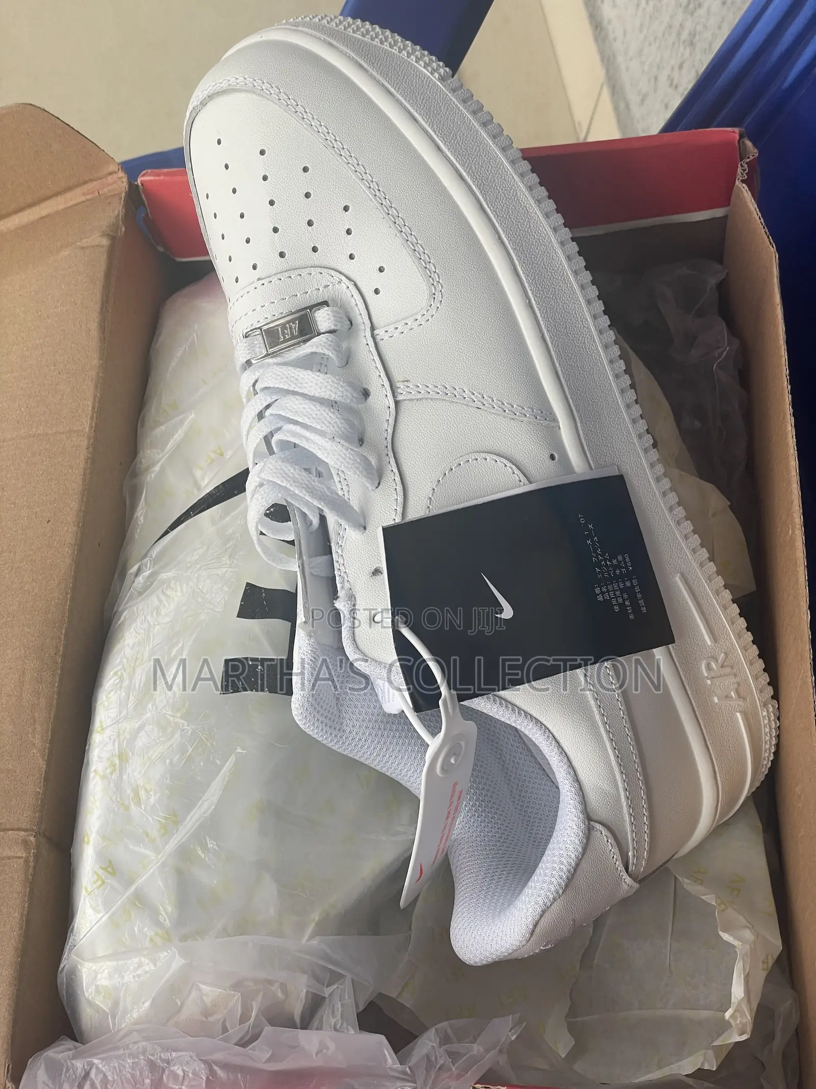 White Nike Air Force 1 Sneaker