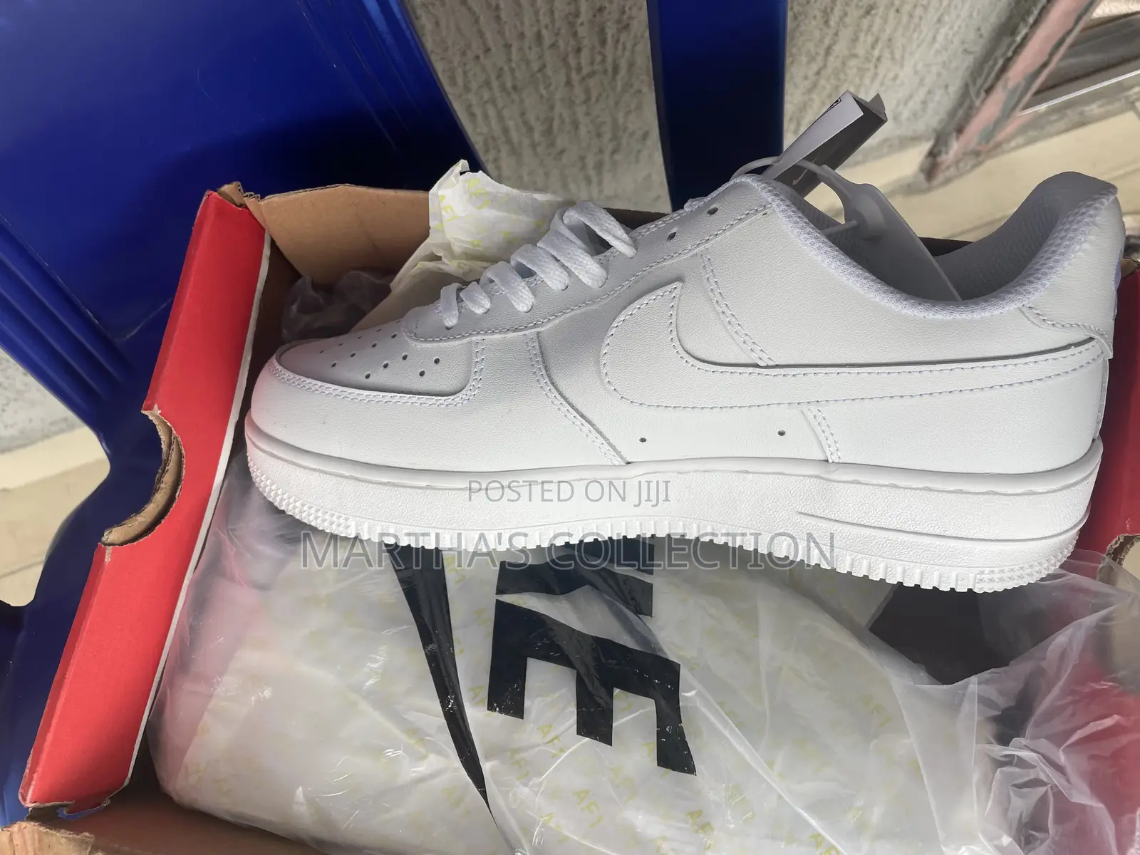 White Nike Air Force 1 Sneaker