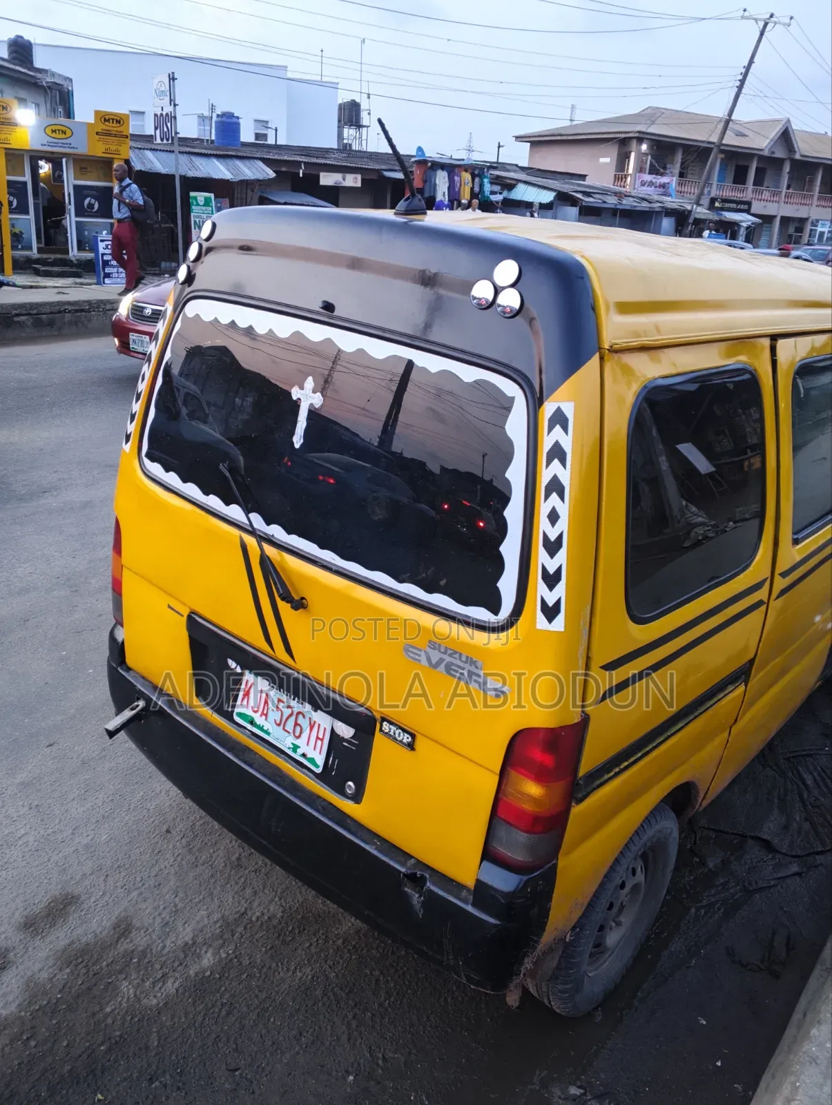 Suzuki APV Minibus 2000 Yellow