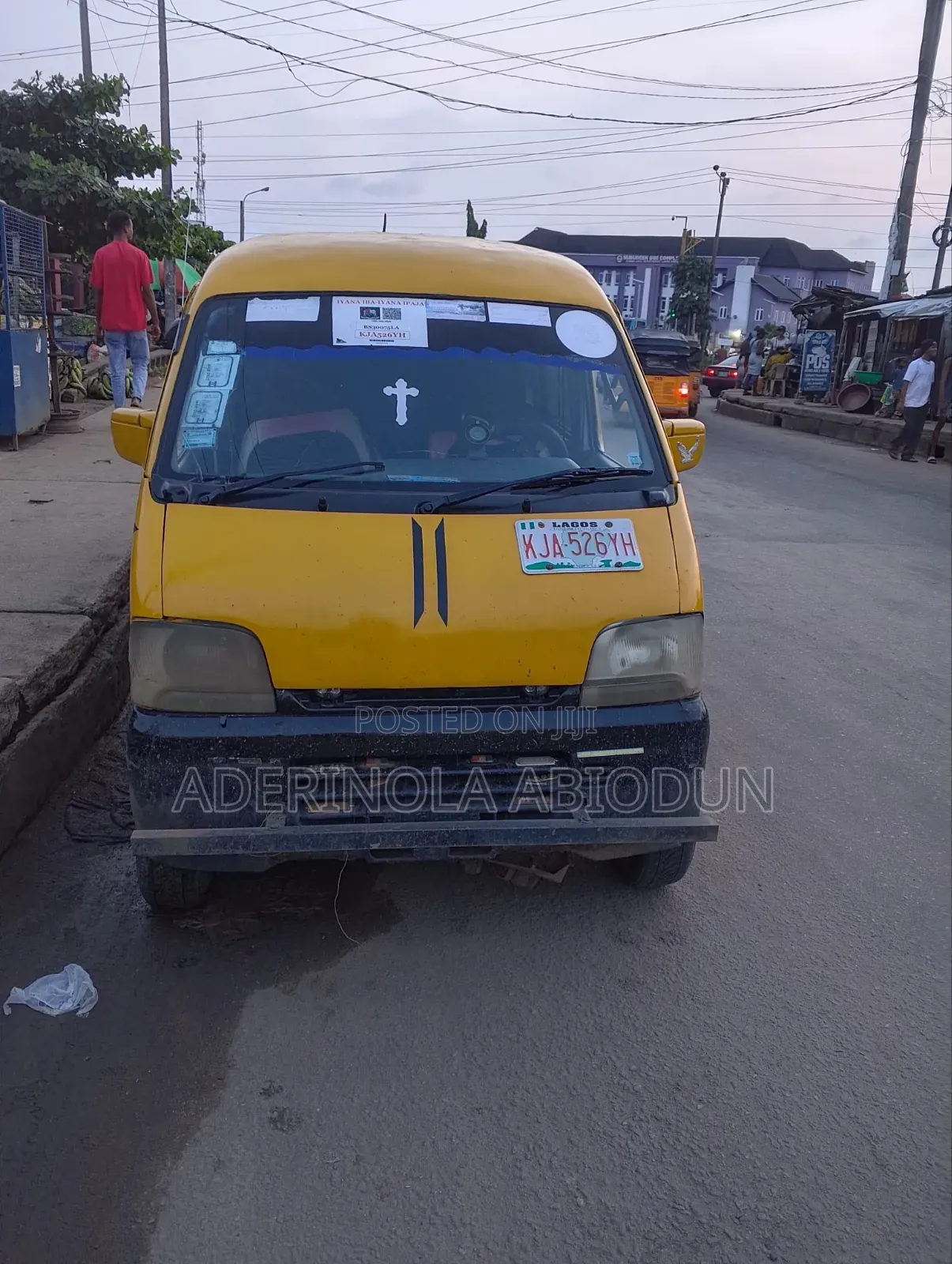 Suzuki APV Minibus 2000 Yellow