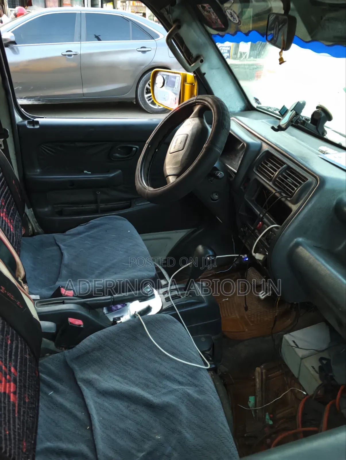 Suzuki APV Minibus 2000 Yellow