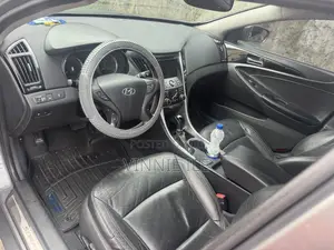 Hyundai Sonata Limited Sedan FWD (2.4L 4cyl 6A) 2013 Gray