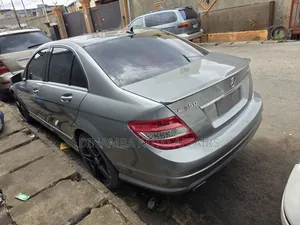 Mercedes-Benz C300 2009 Gray