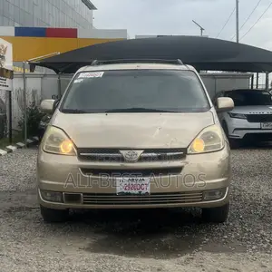 Toyota Sienna 2005 Gold