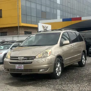Toyota Sienna 2005 Gold