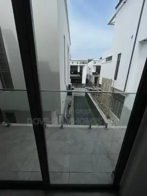 4bdrm Duplex in Danfodi Garden, Chevron for rent