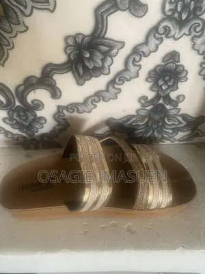 Ladies Fashion Slippers
