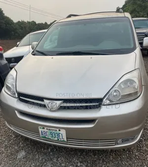 Toyota Sienna 2005 Gold