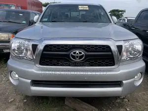 Toyota Tacoma 2011 Silver