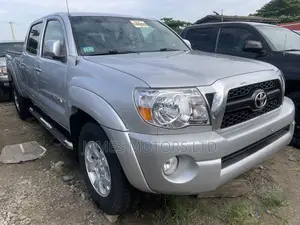 Toyota Tacoma 2011 Silver
