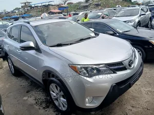 Toyota RAV4 Limited 4dr SUV (2.5L 4cyl 6A) 2015 Silver