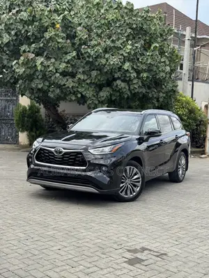 Toyota Highlander Platinum 2022 Black