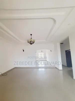 3bdrm Block of Flats in Wuye for rent