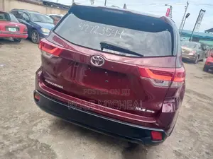 Toyota Highlander 2018 Brown