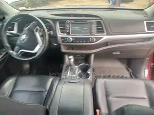 Toyota Highlander 2018 Brown
