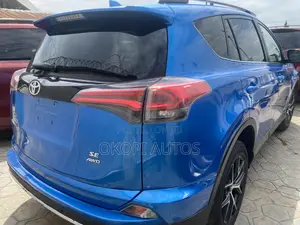 Toyota RAV4 2019 Blue
