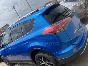 Toyota RAV4 2019 Blue