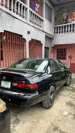 Toyota Camry CE 4dr Sedan (2.2L 4cyl 4A) 2000 Black