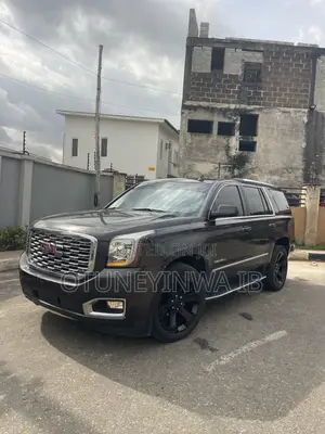 GMC Yukon Denali 4x4 2018 Gray