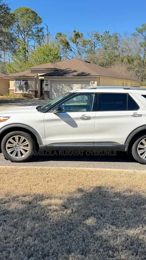 Ford Explorer 2021 White