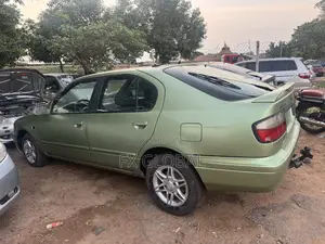 Nissan Primera 1999 Green