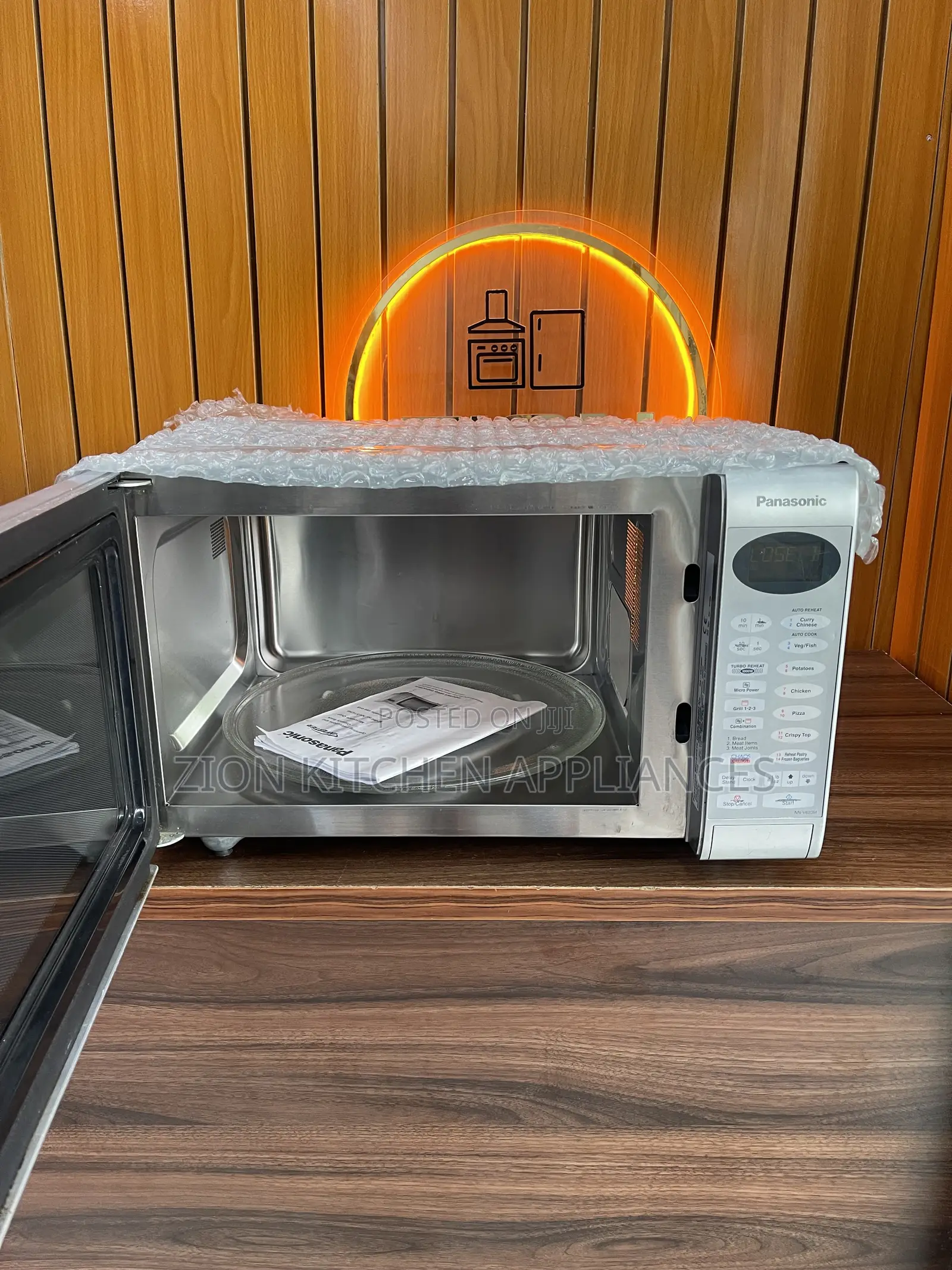 Microwave Oven With Grill
