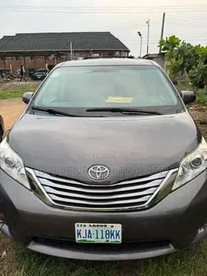 Toyota Sienna 2015 Gray