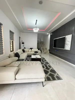 4bdrm Duplex in Harris Drive Off By for sale