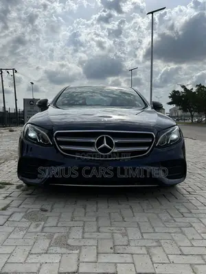 Mercedes-Benz E300 Base RWD Sedan (2.0L 4cyl 9A) 2017 Blue