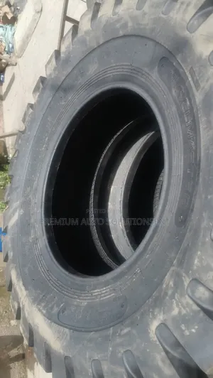 Brand New 17.5-25 Travelmaster Nylon Tyre