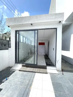 4bdrm Duplex in Ikota Lekki Lagos for sale