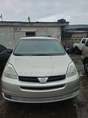 Toyota Sienna CE 2005 Silver