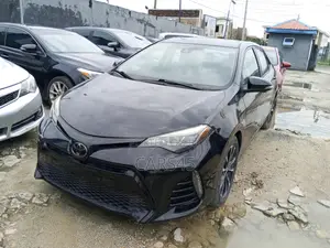 Toyota Corolla SE (1.8L 4cyl 2A) 2018 Black